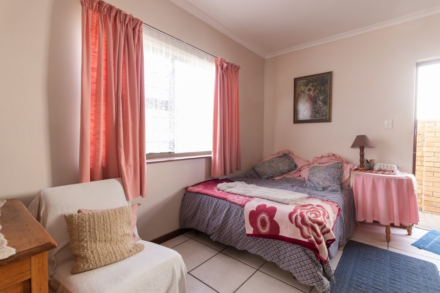 4 Bedroom Property for Sale in Yzerfontein Western Cape